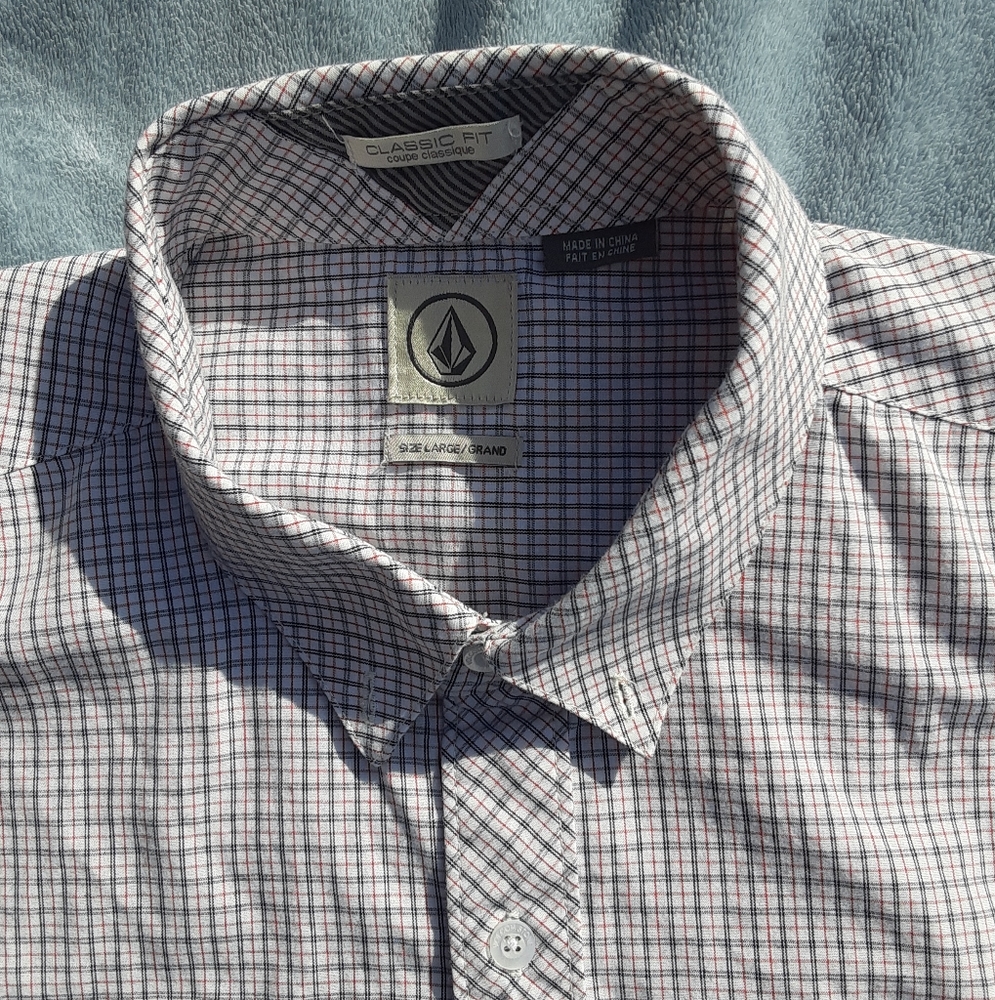 Volcom button down